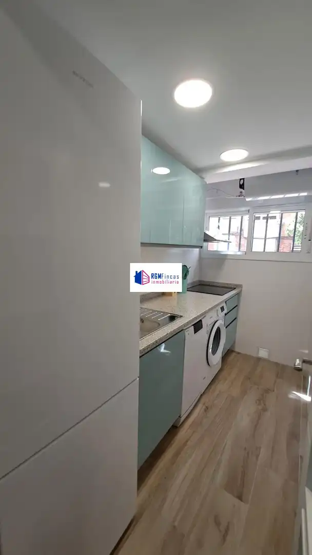 Cocina de Piso de alquiler en Sevilla con Aire acondicionado