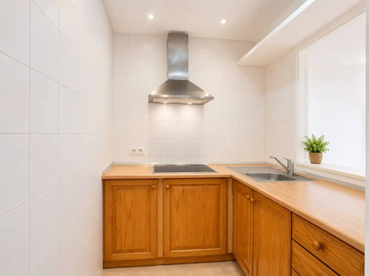 Küche von Wohnung zum Verkauf in Pollença mit Klimaanlage, Möbliert und Balkon