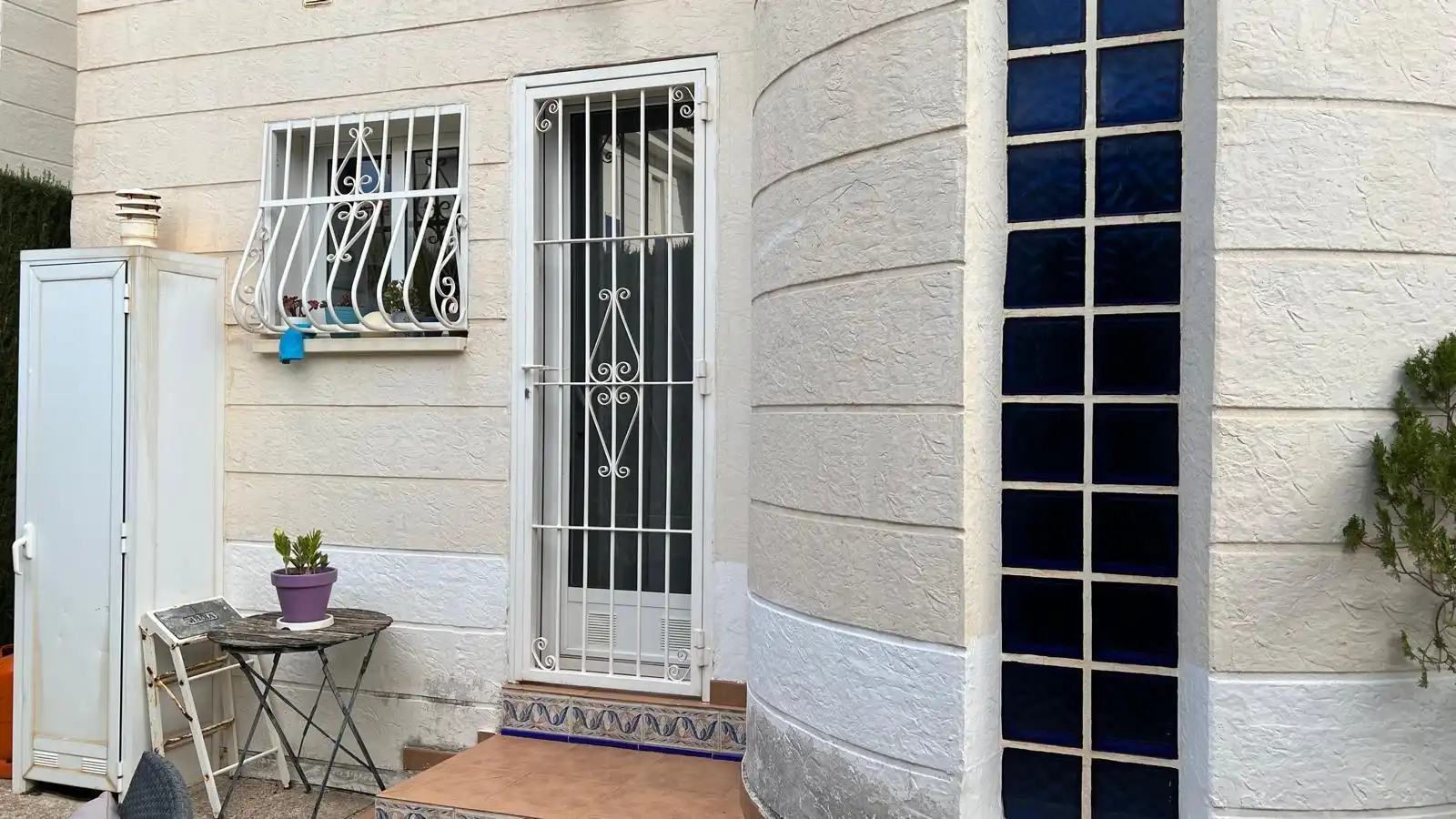 Vista exterior de Casa o chalet en venta en La Nucia con Aire acondicionado, Jardín privado y Terraza