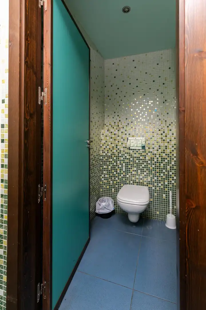 Baño de Local en venta en Huesca con Amueblado