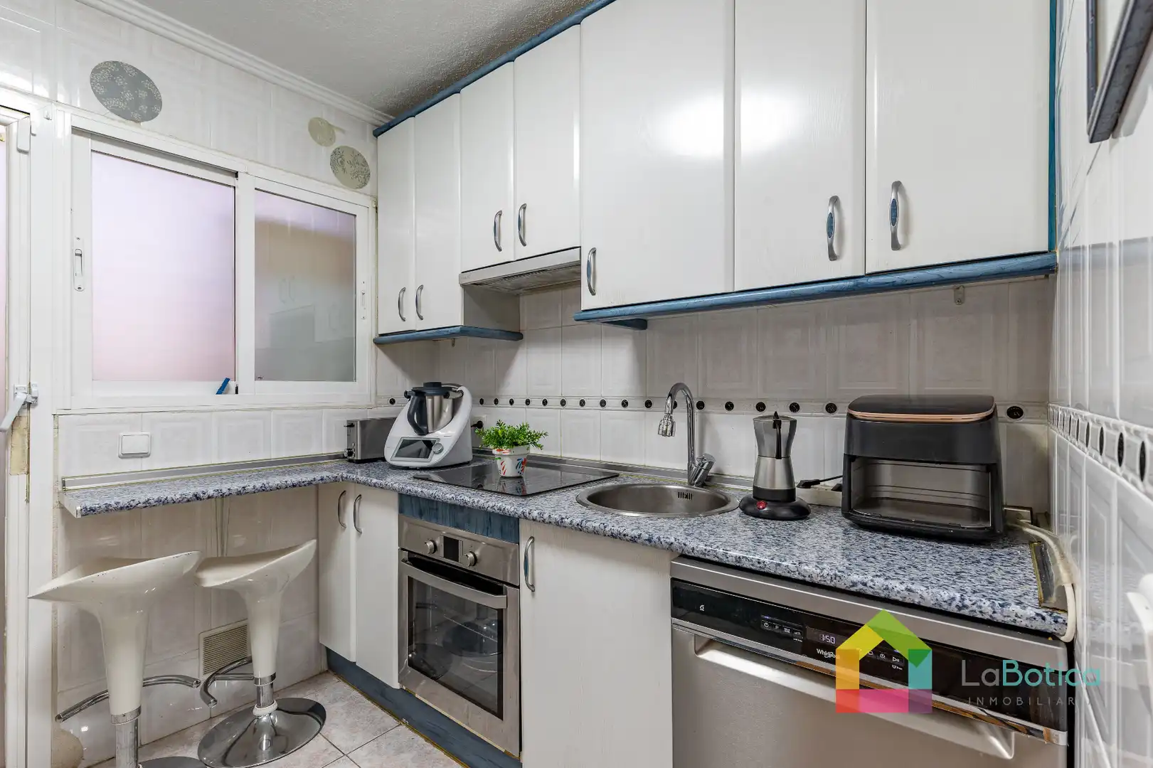 Cocina de Piso en venta en Olías del Rey con Aire acondicionado, Calefacción y Piscina comunitaria