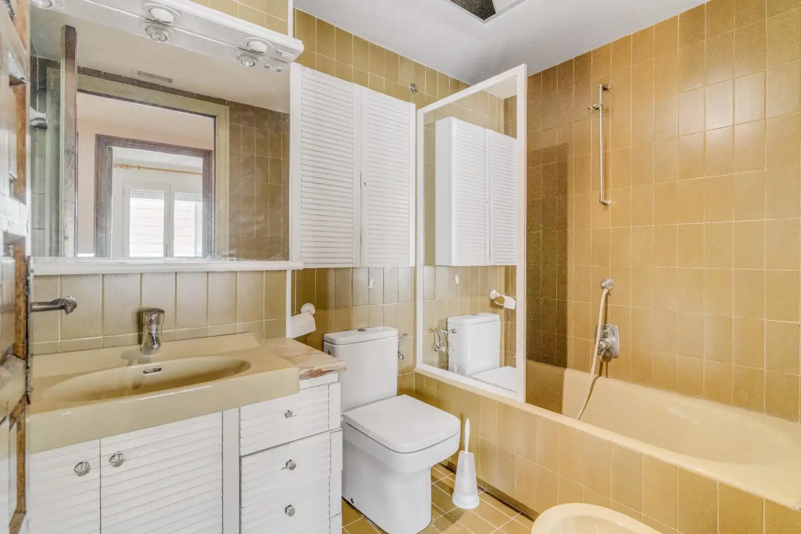 Badezimmer von Maisonette zum Verkauf in Barcelona mit Klimaanlage, Parkett und Terrasse