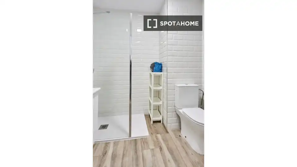Badezimmer von Wohnung zur untervermieten in Cádiz mit Klimaanlage und Terrasse