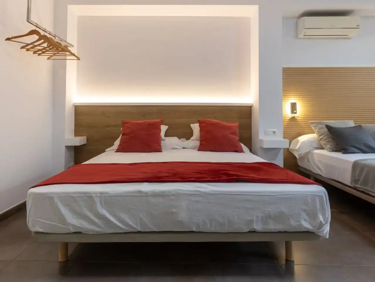Habitación de Piso de alquiler en Figueres con Aire acondicionado, Amueblado y Balcón