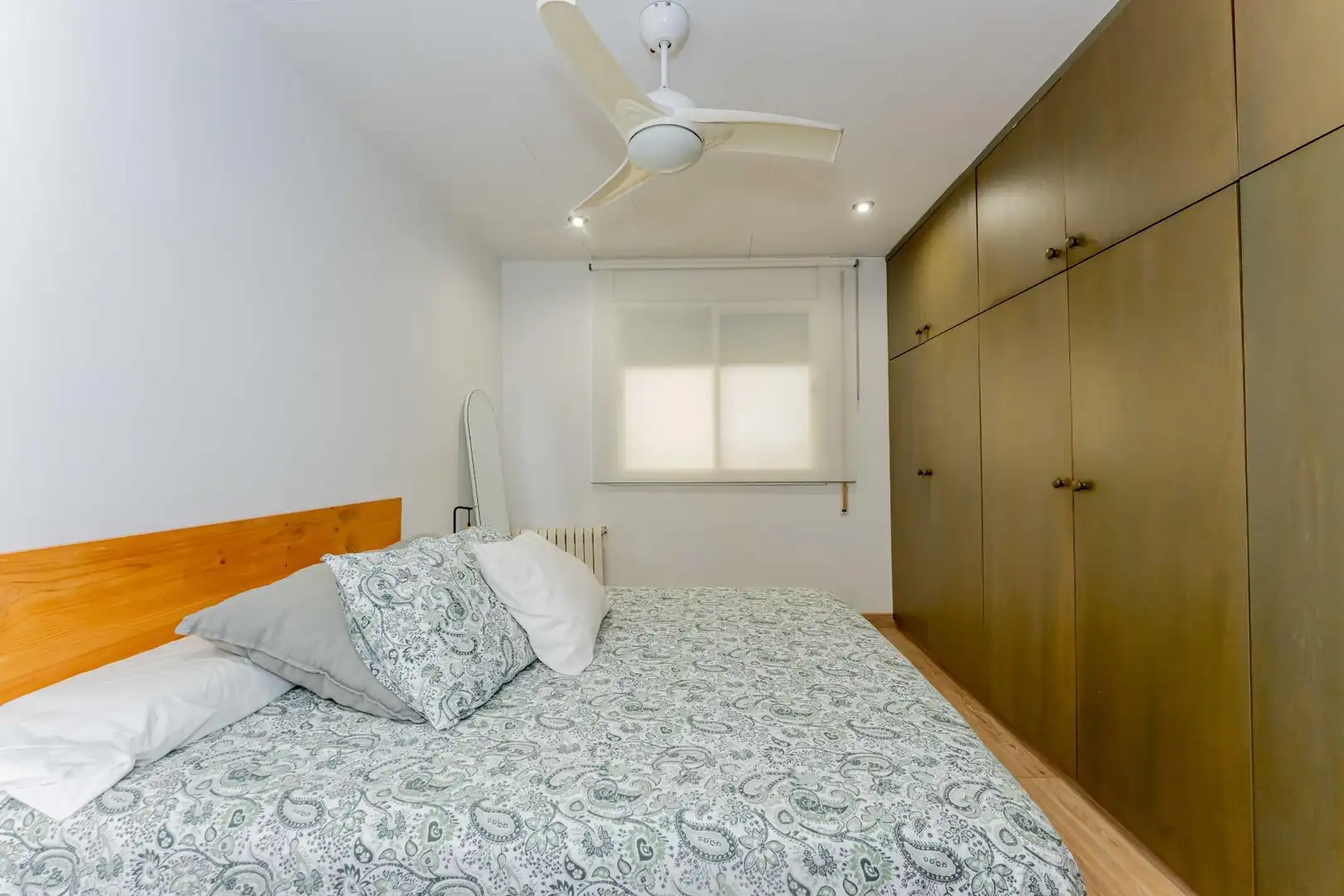 Bedroom of Flat for sale in Castelldefels  with Air Conditioner, Heating and Parquet flooring