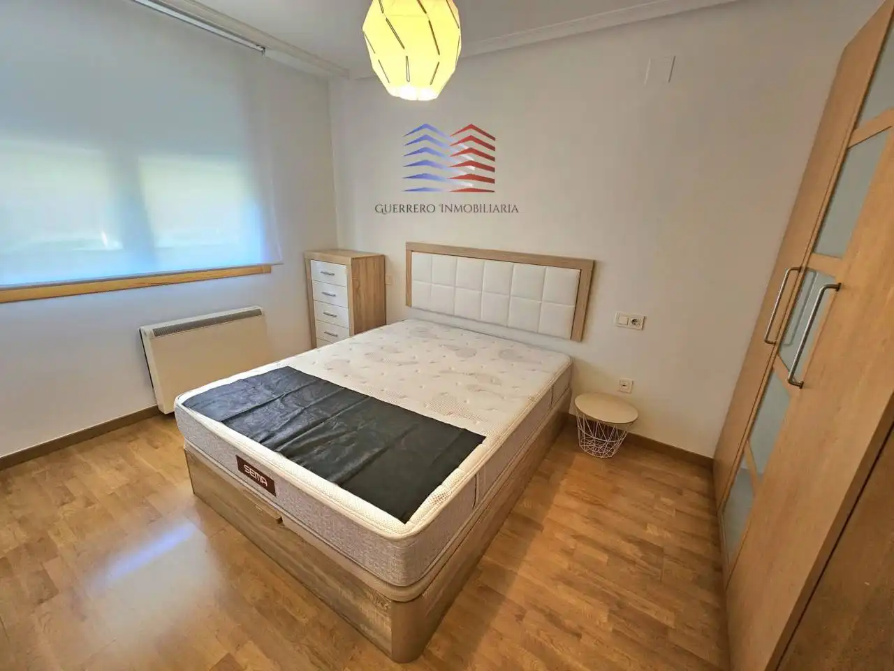 Habitación de Estudio de alquiler en Ourense Capital  con Calefacción, Parquet y Trastero