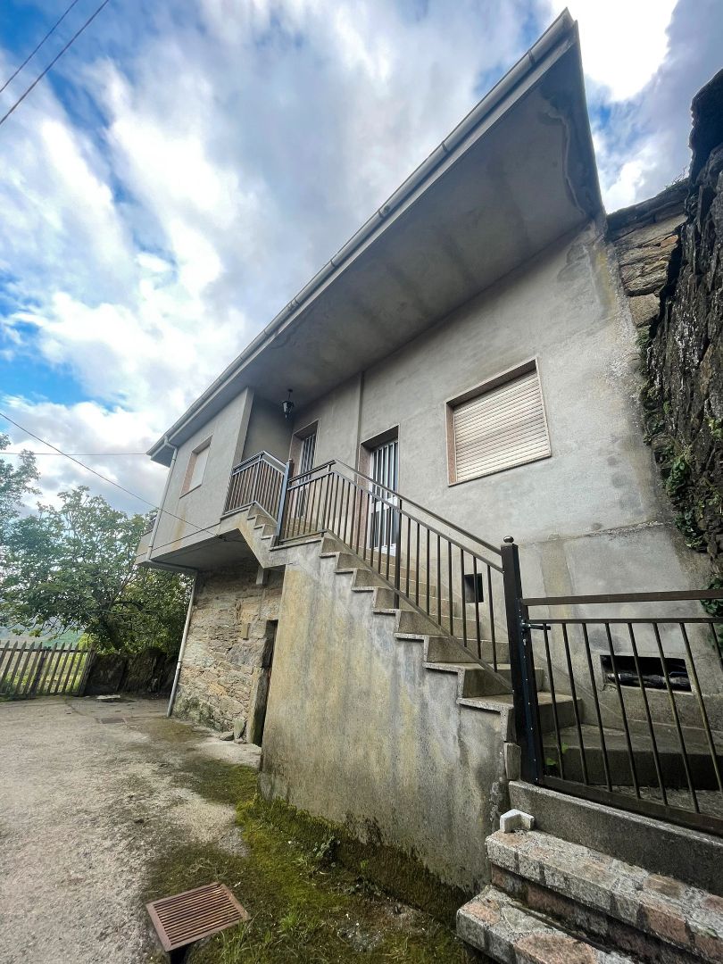 Exterior view of Country house for sale in O Irixo  with Heating, Private garden and Parquet flooring