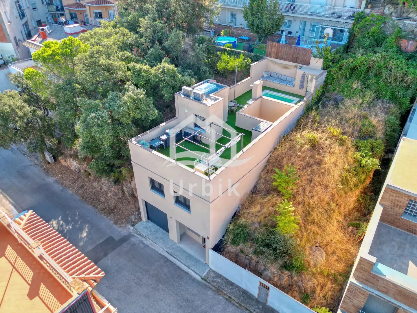 Casa amb piscina en venda a Carrer de Nàpols 26, imagen 2