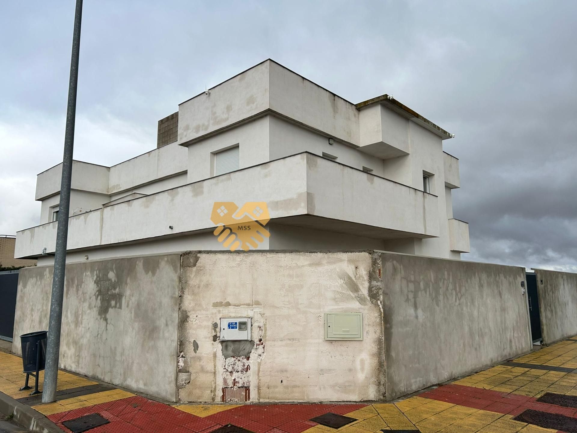 Vista exterior de Casa adosada en venda en Pelabravo amb Terrassa, Moblat i Jacuzzi