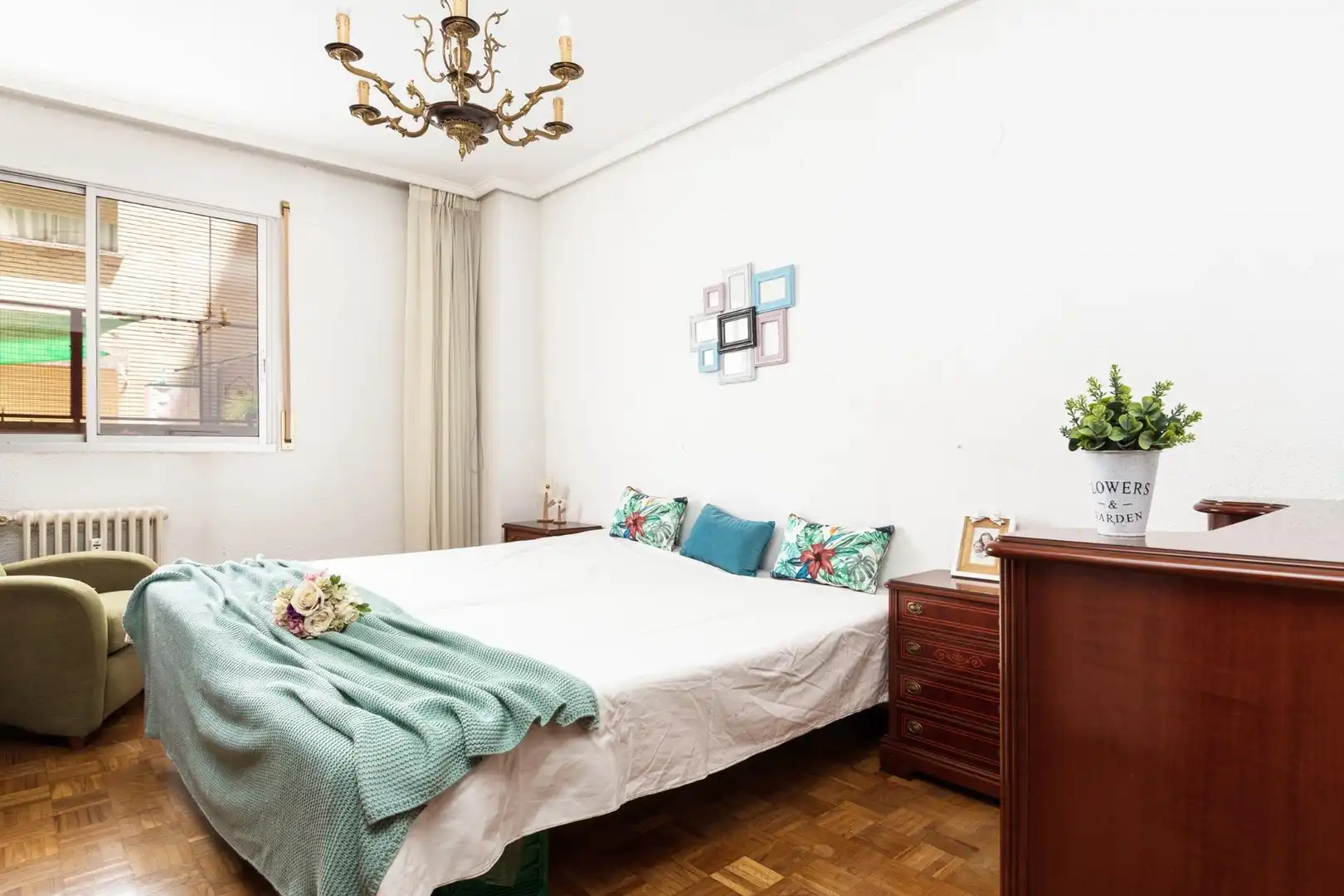 Piso en venta en Avenida ALIERTA, CESAREO, 42, Parque Miraflores