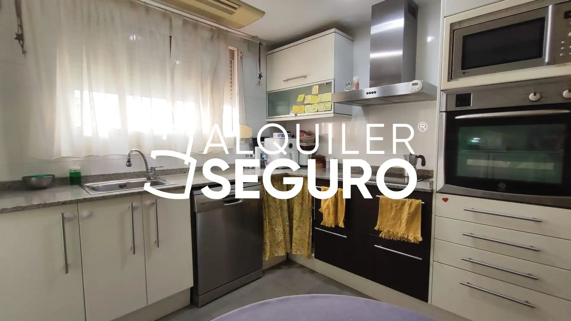 Kitchen of Flat for rent in Valencia  with Air Conditioner, Heating and Terrace