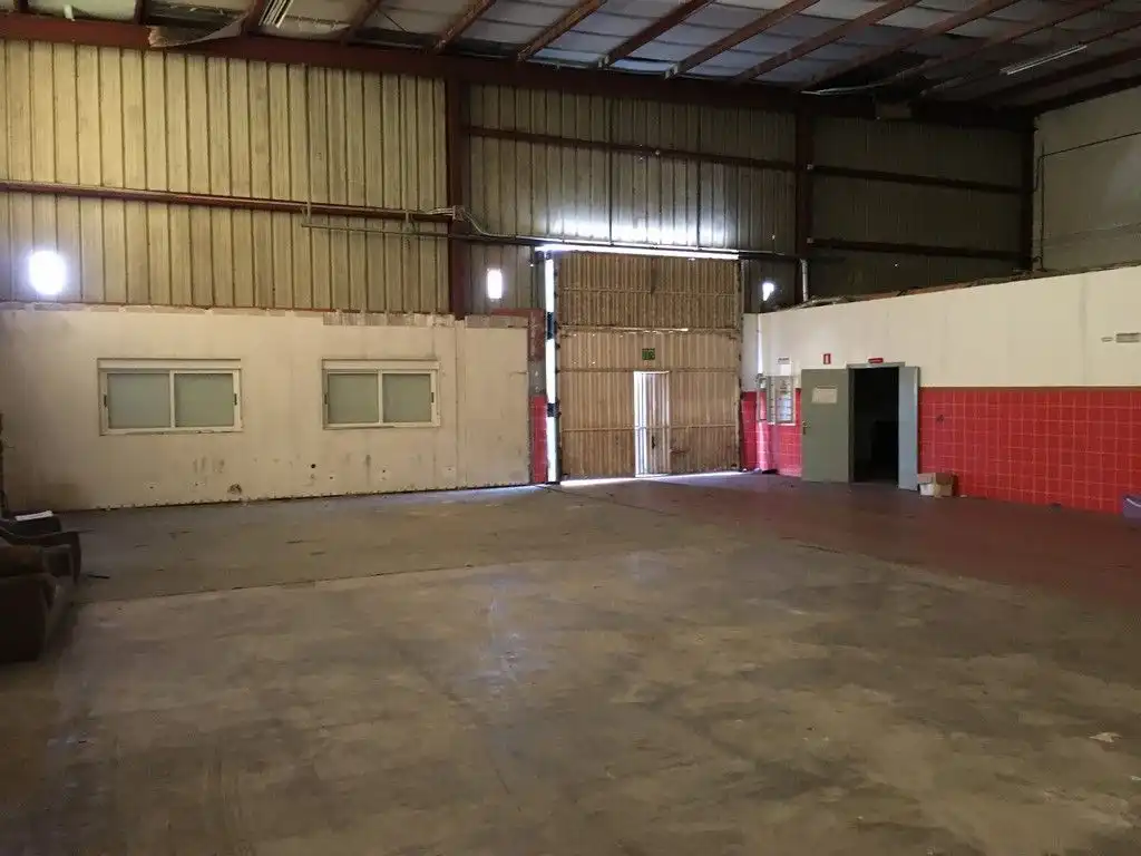 Nave industrial en venta en Teo