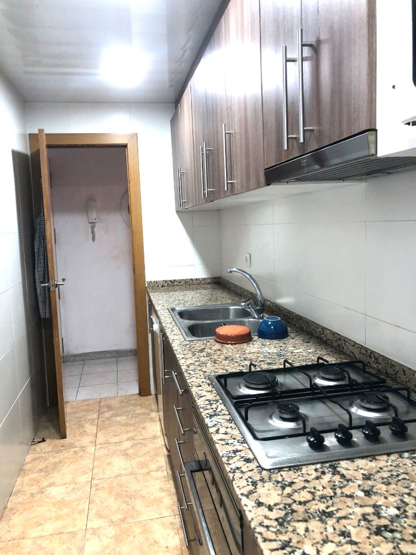 Kitchen of Flat for sale in Cornellà de Llobregat  with Air Conditioner, Heating and Oven