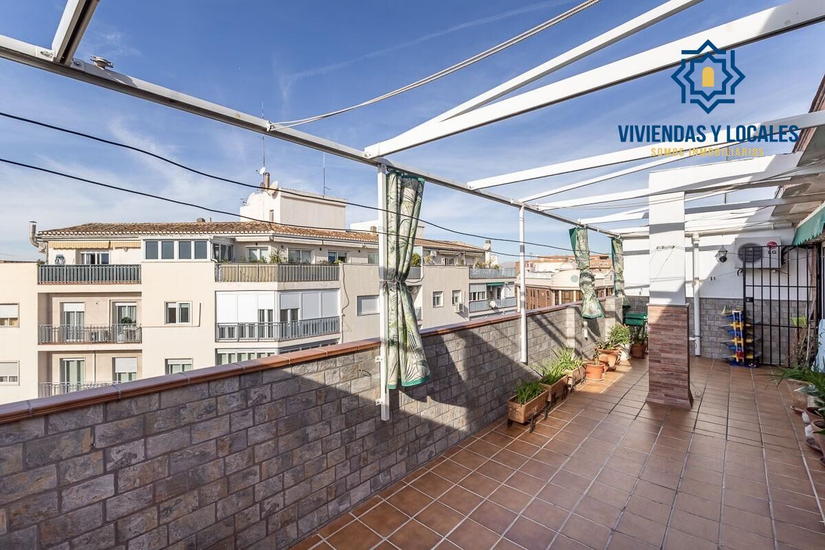 Exterior view of Attic for sale in  Granada Capital  with Terrace