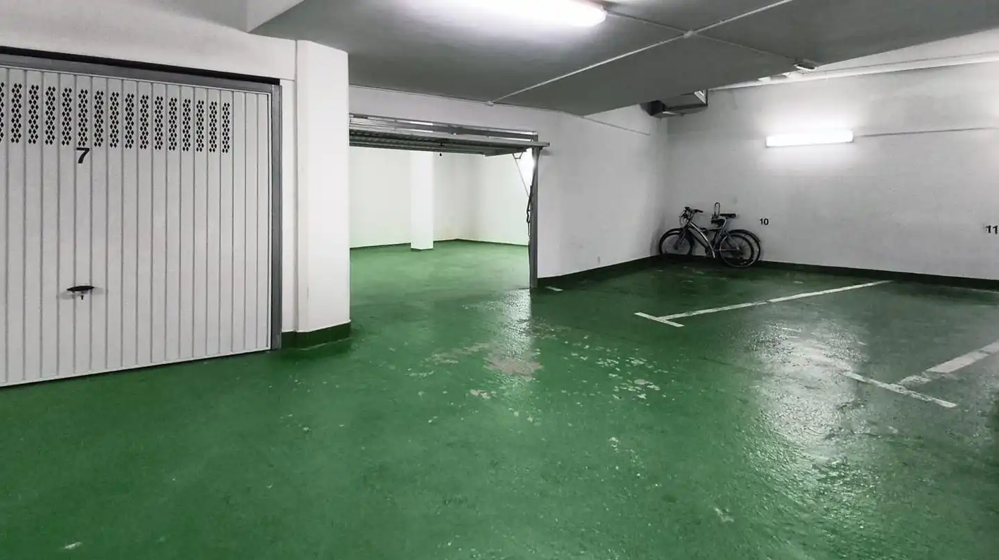 Aparcament de Garatge en venda en Laredo