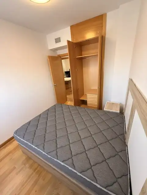 Habitación de Ático de alquiler en Yebes con Aire acondicionado, Calefacción y Amueblado