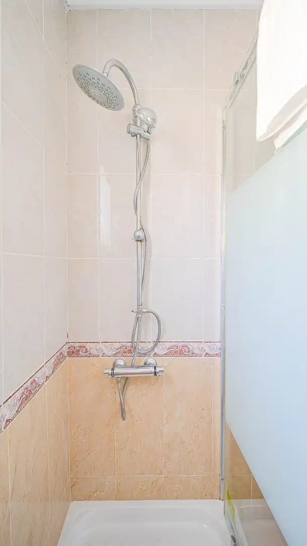 Baño de Casa adosada en venta en Orihuela con Aire acondicionado, Calefacción y Jardín privado