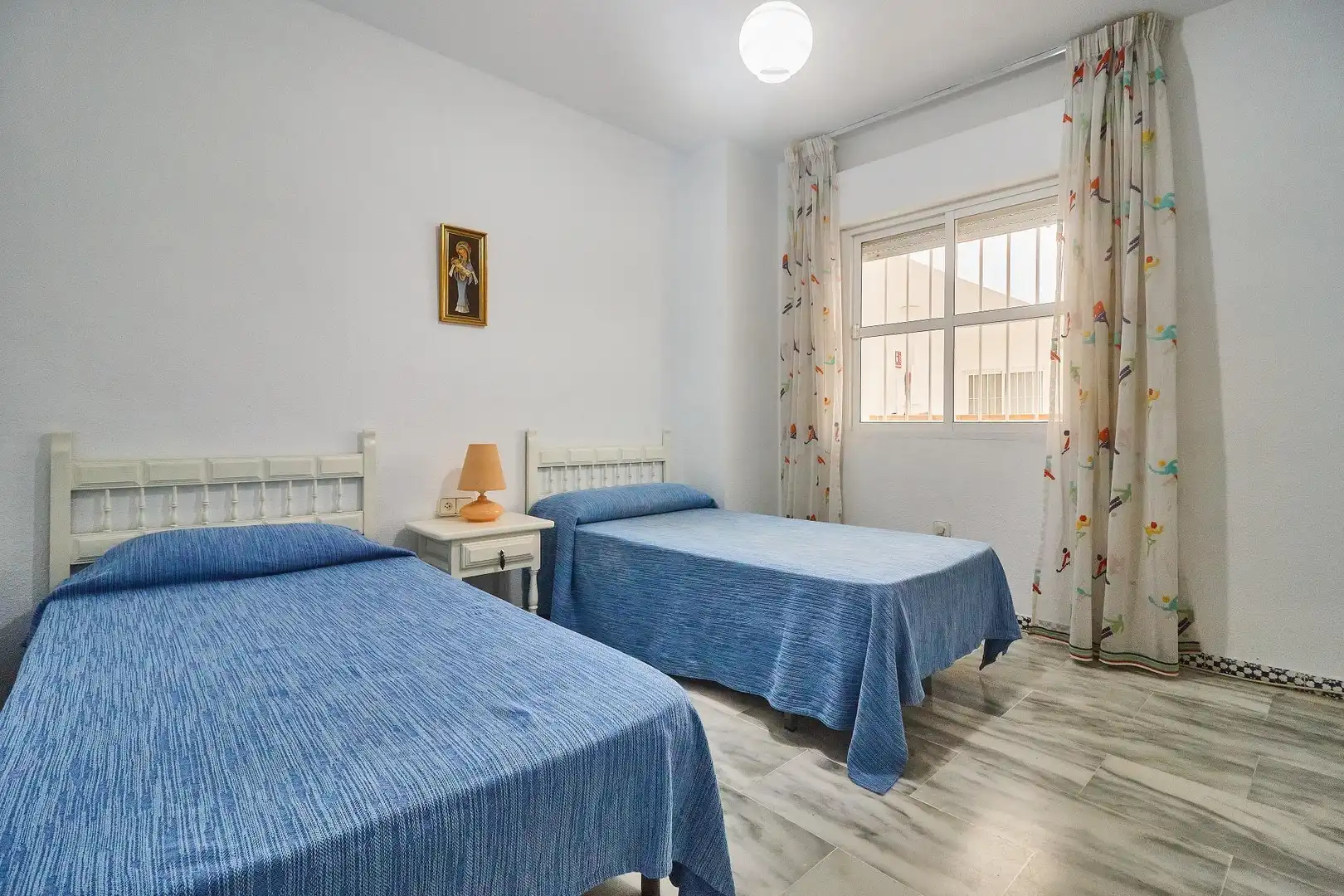 Bedroom of Flat for sale in Fuengirola  with Air Conditioner, Terrace and Community pool