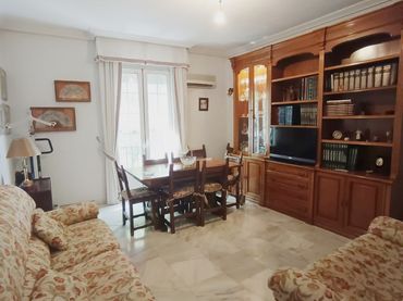Appartamento con balcone in vendita a Centro
