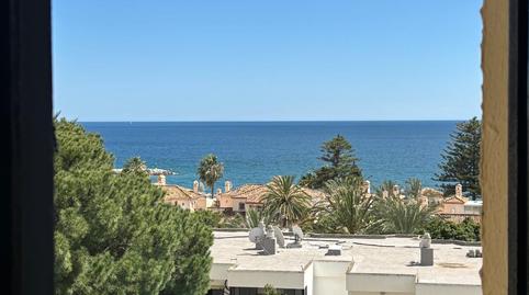 Foto 2 de Apartamento en venta en Kai-alde, 27, Puerto de Estepona, Málaga