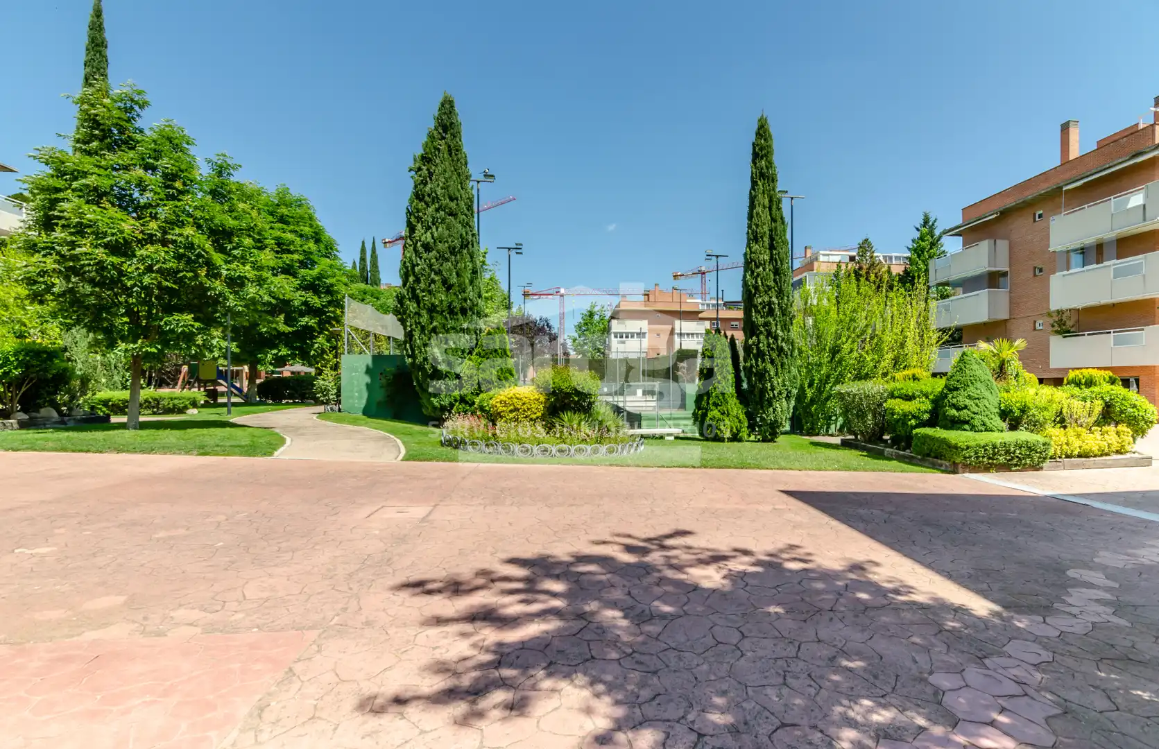 Vista exterior de Pis en venda en Pozuelo de Alarcón amb Aire condicionat, Calefacció i Terrassa