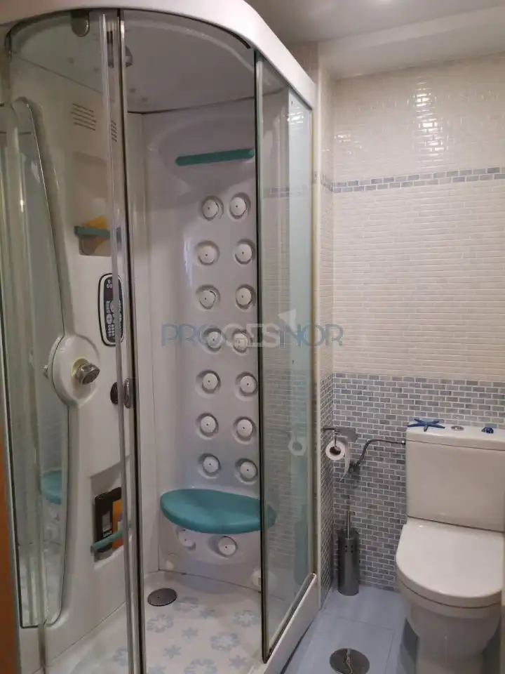 Baño de Piso en venta en León Capital  con Calefacción, Trastero y Balcón