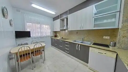 Cocina de Casa o chalet en venta en Santa Perpètua de Mogoda con Aire acondicionado, Calefacción y Jardín privado