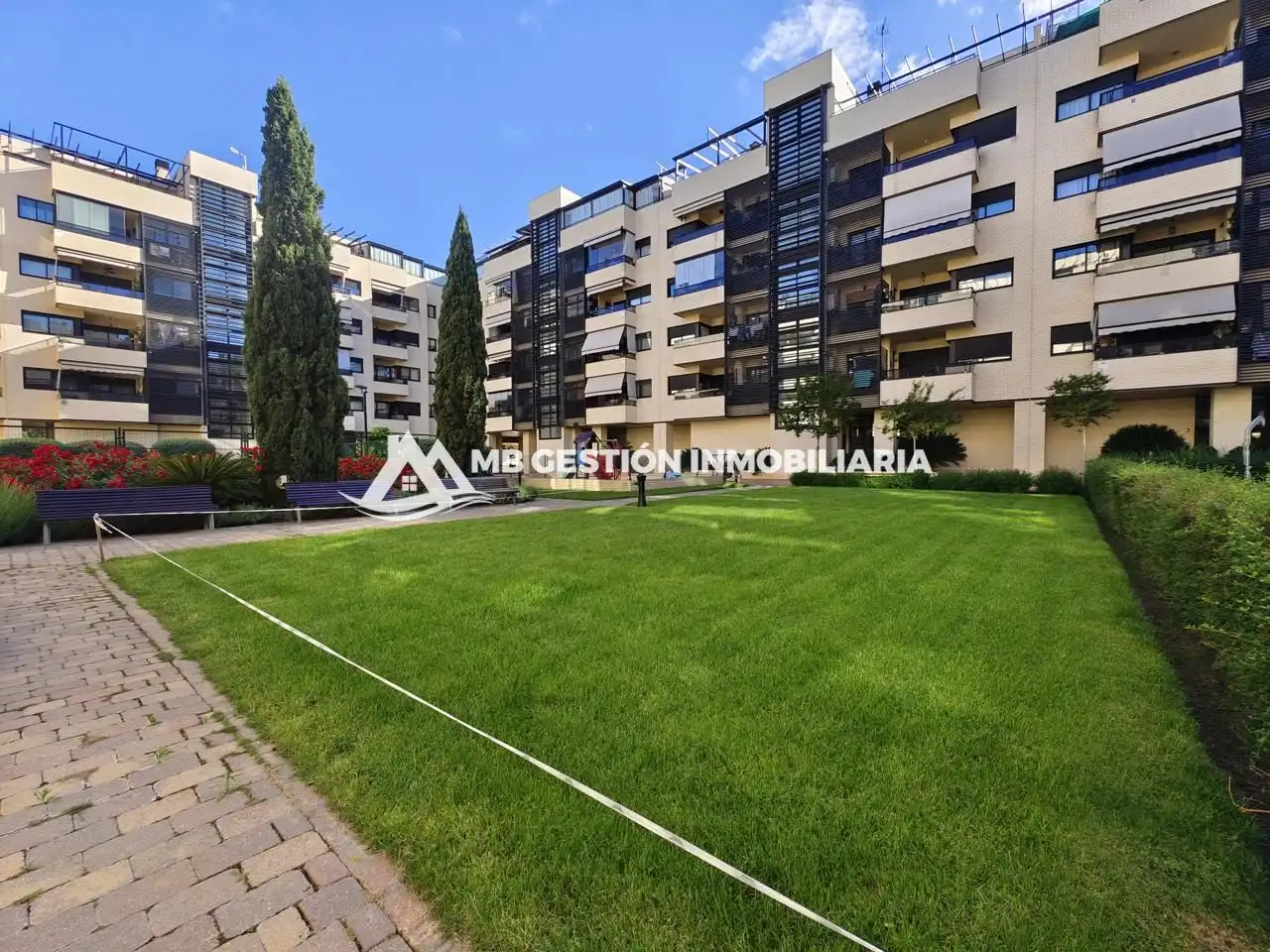 Exterior view of Attic for sale in Fuenlabrada  with Air Conditioner, Heating and Private garden