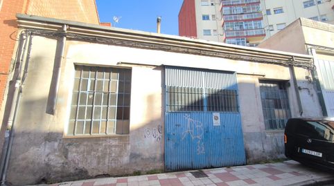 Foto 2 von Fabrikhallen zum Verkauf in Calle de San Roque, 4, Armunia, León Capital