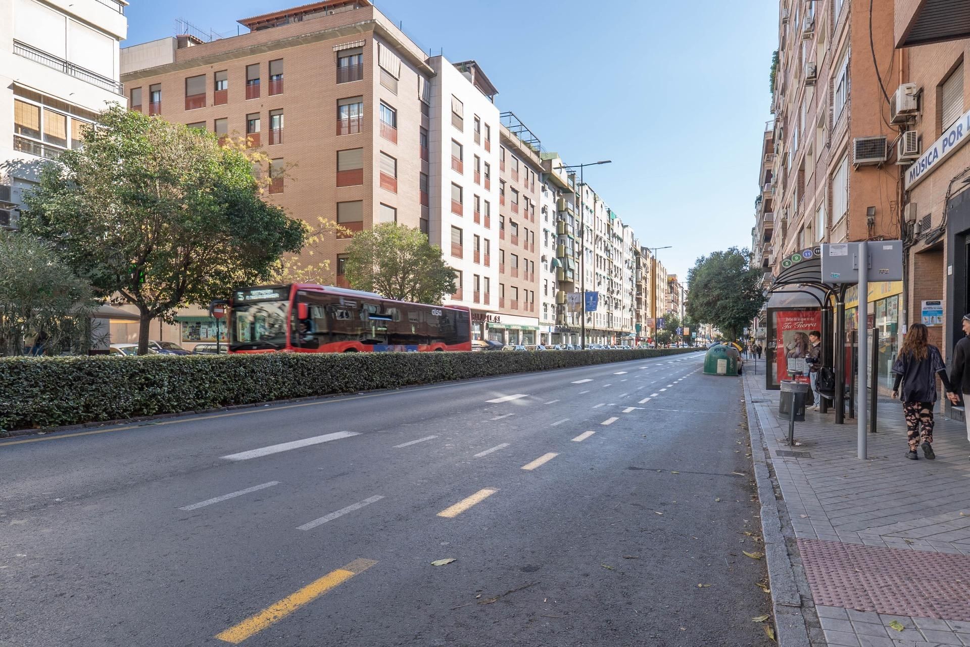Vista exterior de Pis en venda en  Granada Capital