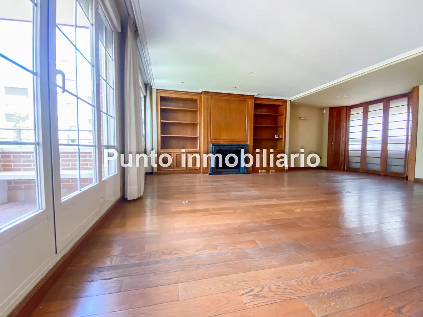 Sala de estar de Casa adosada de alquiler en Valladolid con Aire acondicionado, Calefacción y Jardín privado