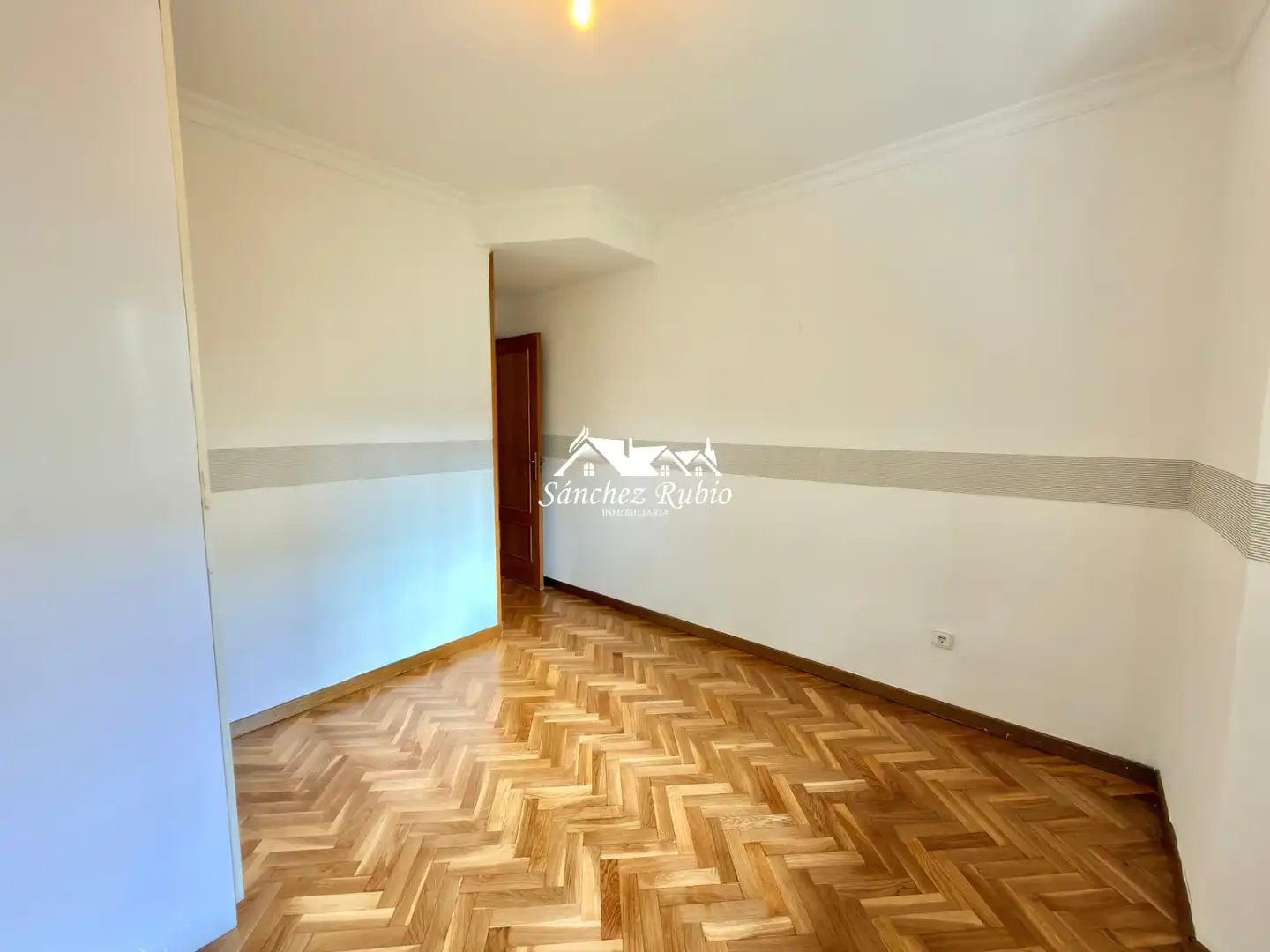 Schlafzimmer von Einfamilien-Reihenhaus zur Miete in Torrelodones mit Heizung, Privatgarten und Parkett