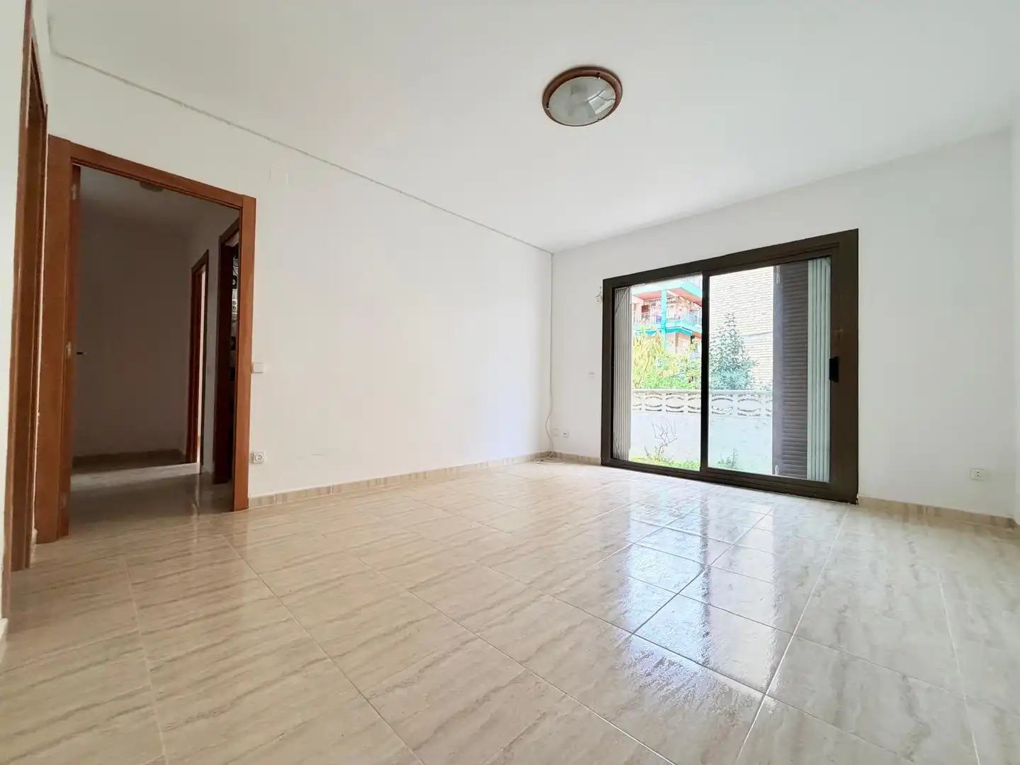 Sala d'estar de Planta baixa en venda en Cunit amb Jardí privat, Terrassa i Traster