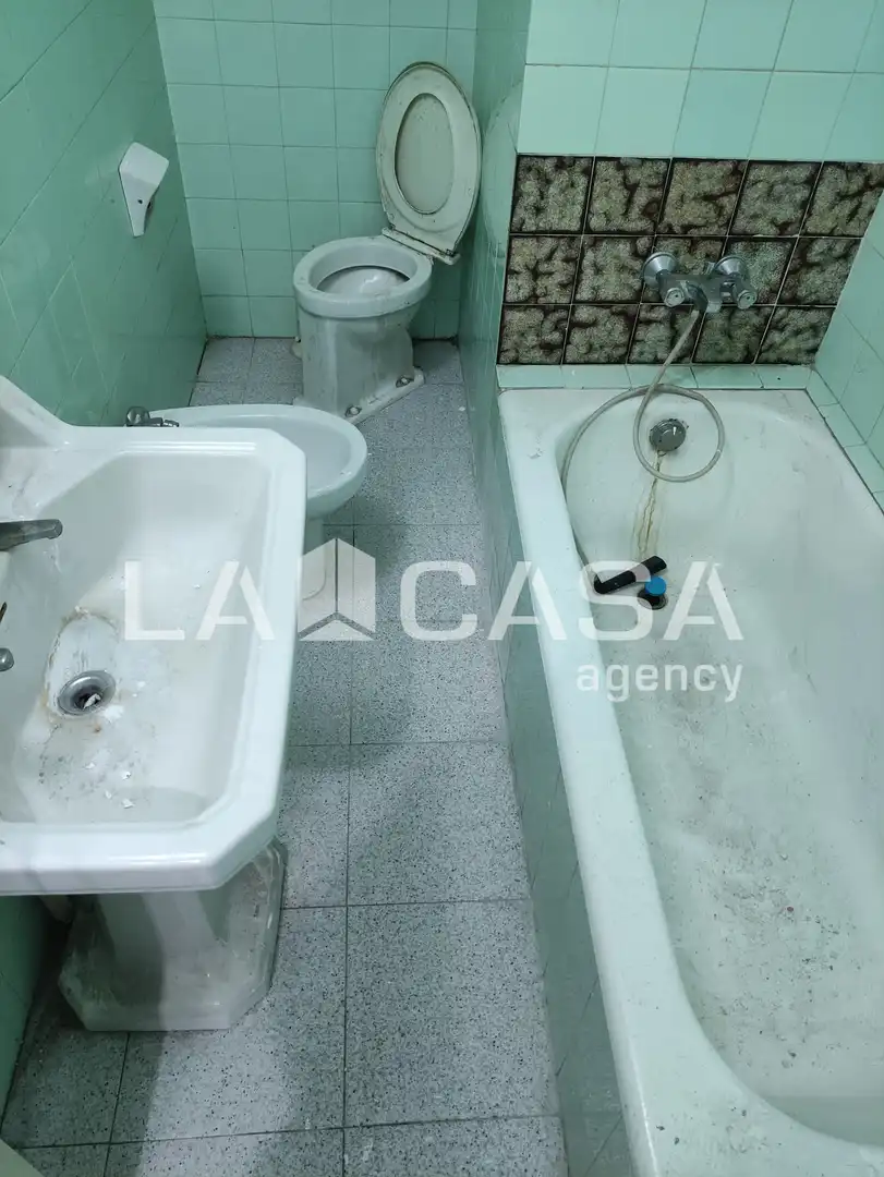 Baño de Piso en venta en Santa Coloma de Gramenet con Balcón