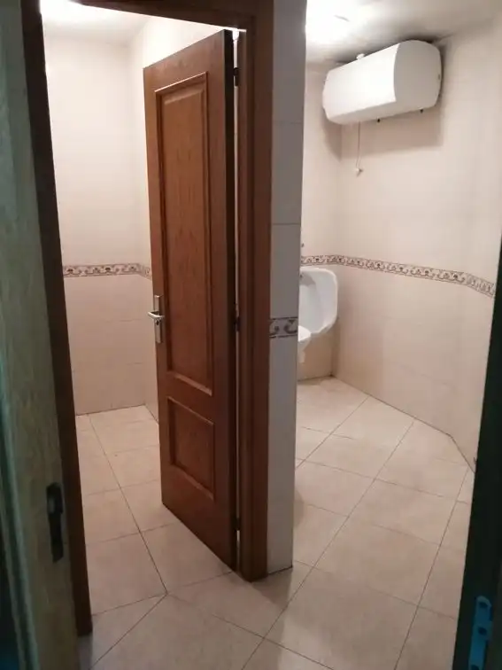 Badezimmer von Geschaftsraum zur Miete in A Coruña Capital  mit Heizung