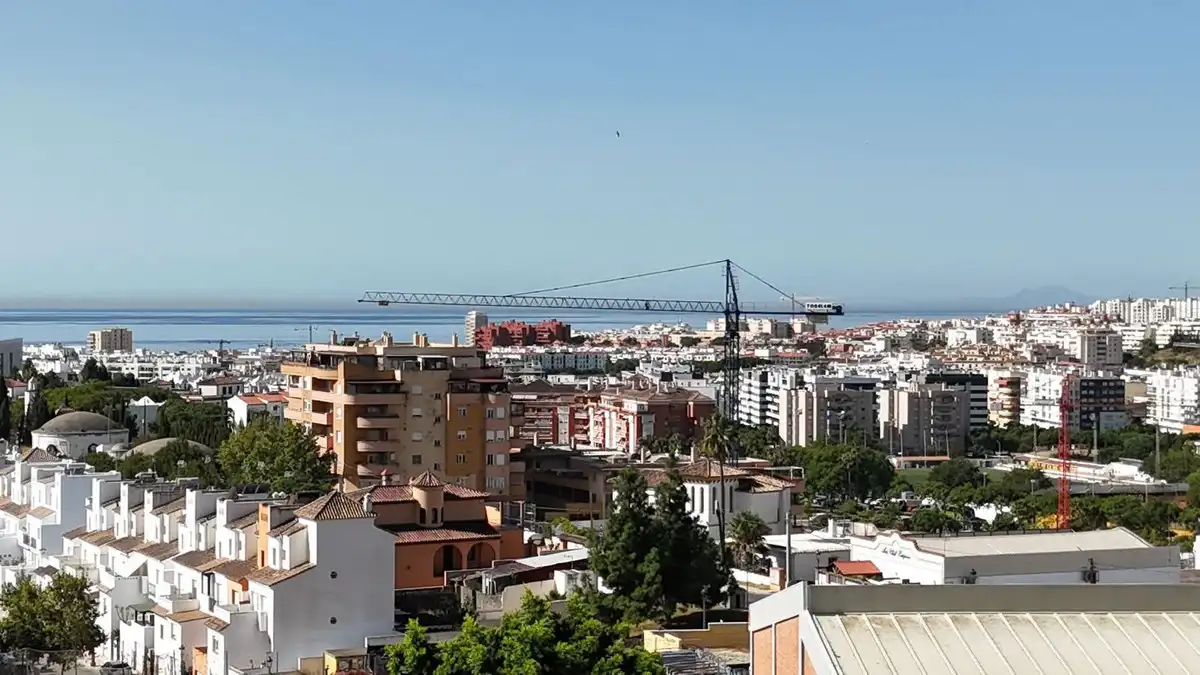 Vista exterior de Planta baja en venta en Estepona con Aire acondicionado, Jardín privado y Terraza