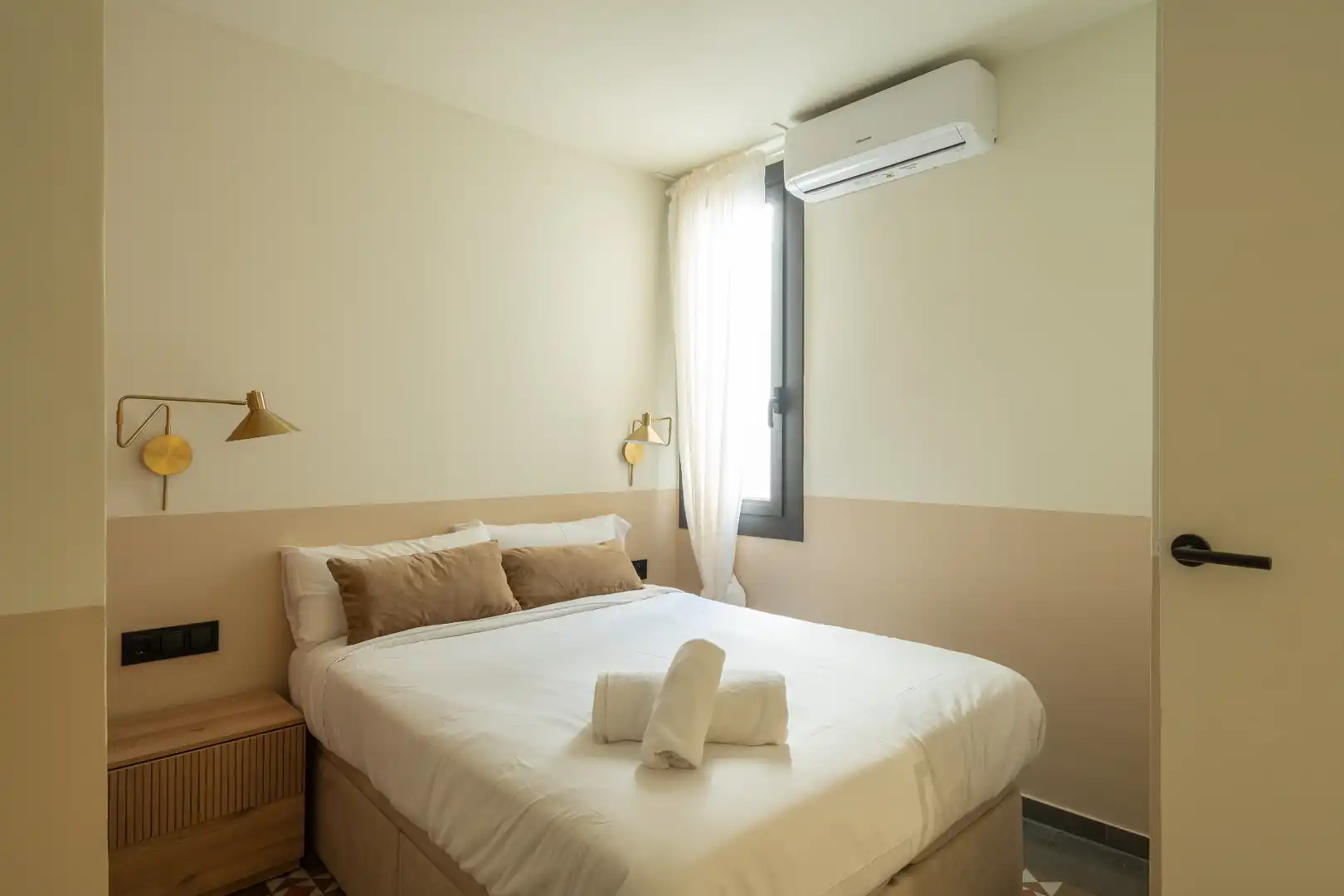 Schlafzimmer von Wohnungen zur Miete in Barcelona mit Klimaanlage, Heizung und Parkett
