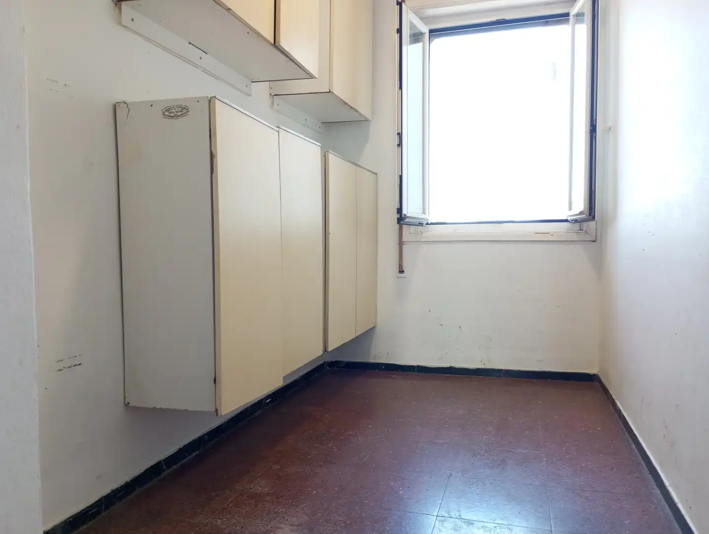 Cuina de Pis en venda en Girona amb Calefacció, Traster i Forn