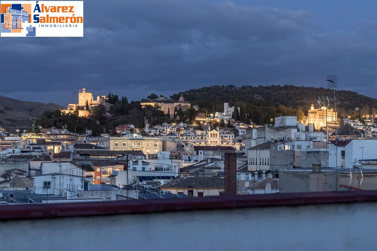 Exterior view of Duplex for sale in  Granada Capital  with Heating, Terrace and Balcony