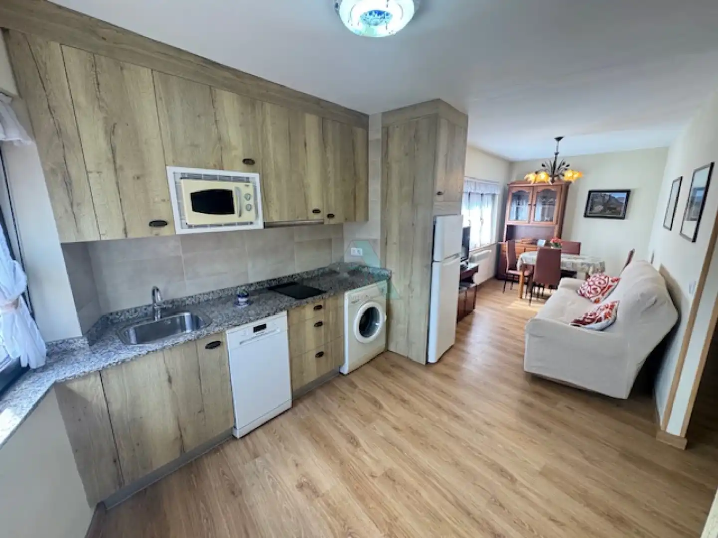 Cuina de Casa o xalet en venda en Llanes amb Jardí privat