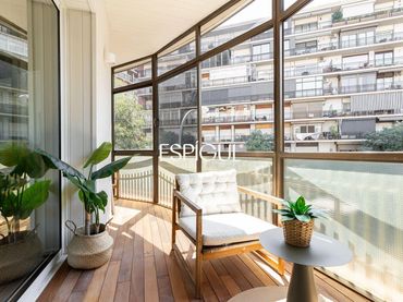 Flat with balcony for sale in Les Corts