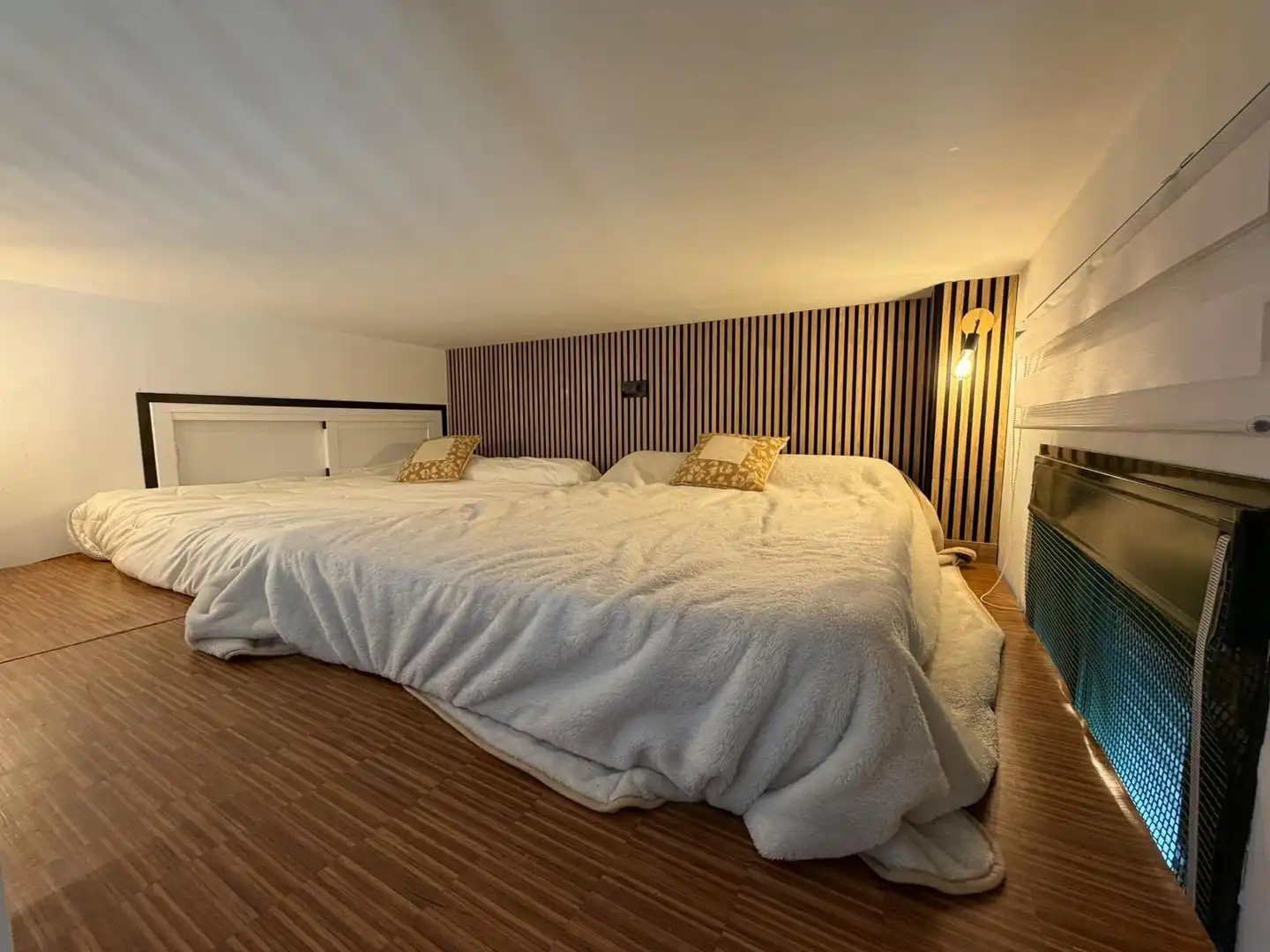 Habitación de Apartamento de alquiler en Almonte con Aire acondicionado y Amueblado