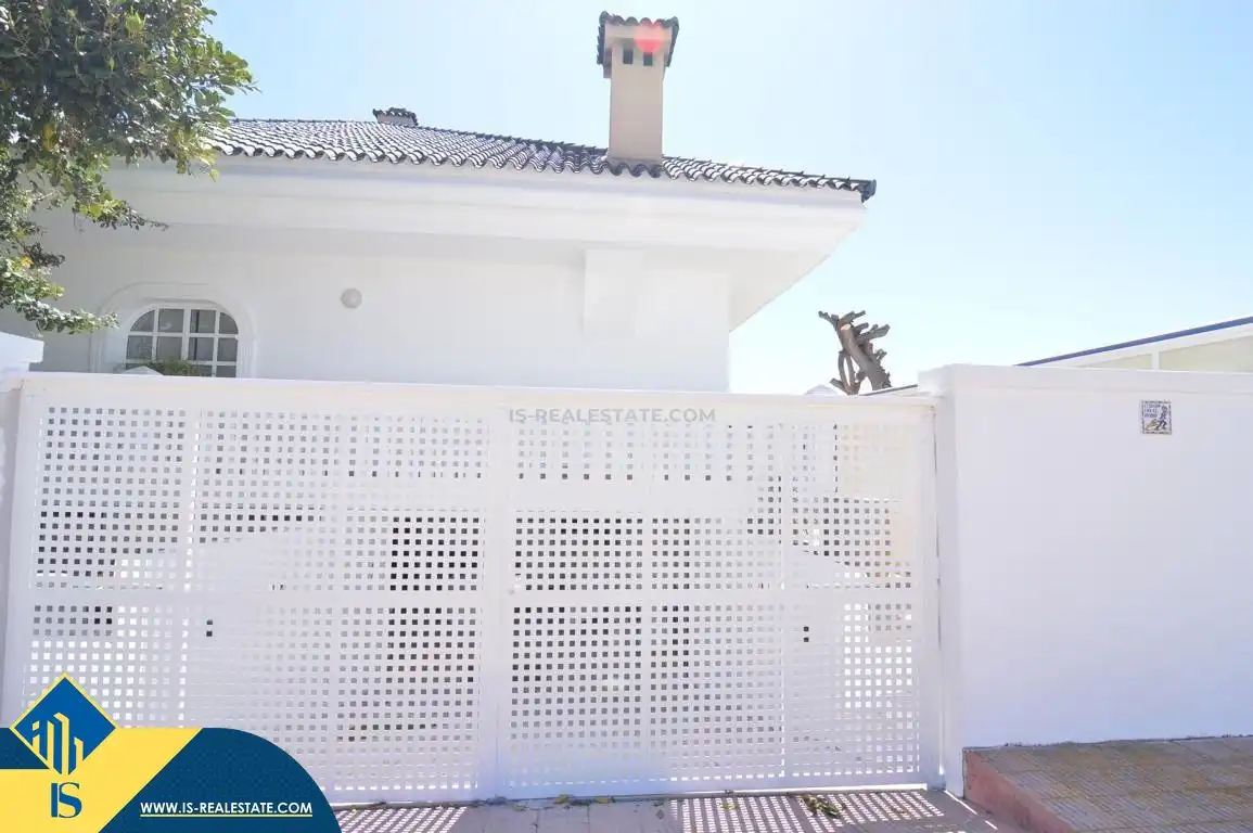 Chalet con jardín en venta en Zona Carrefour - Urbanizaciones, imagen 13