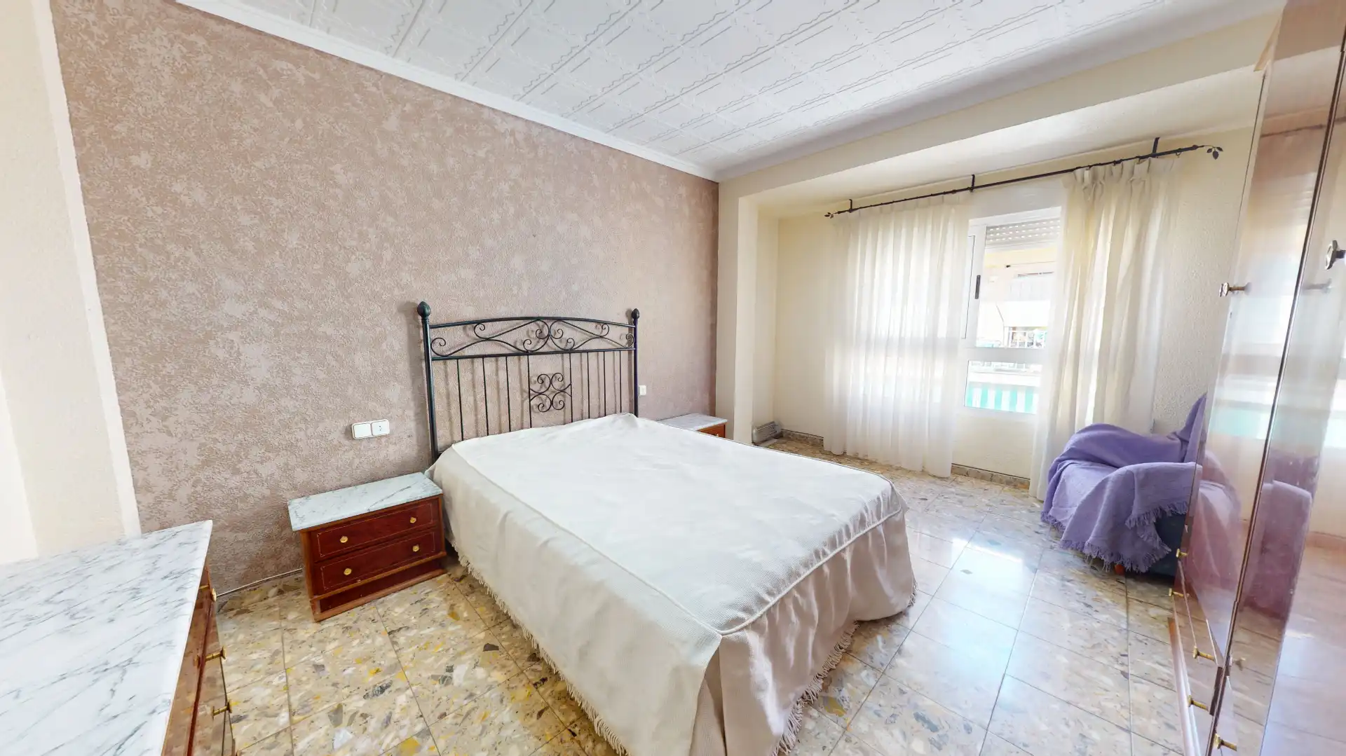 Habitación de Piso en venta en Elda