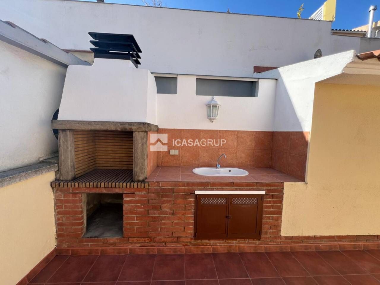 Terrace of Single-family semi-detached for sale in Rubí  with Air Conditioner, Heating and Private garden