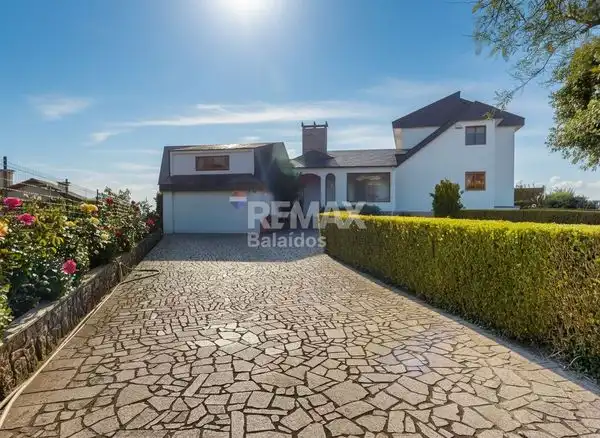Exterior view of Houses for sale in Vigo   with Heating, Private garden and Parquet flooring
