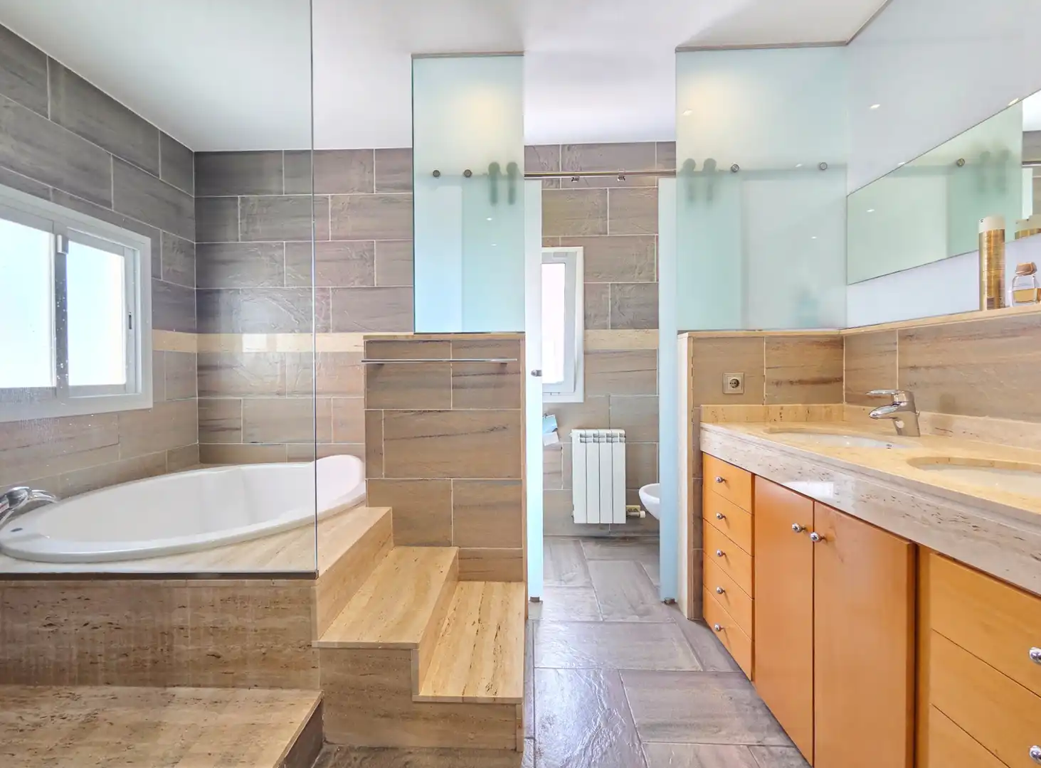 Baño de Casa o chalet en venta en Cerdanyola del Vallès con Aire acondicionado, Calefacción y Jardín privado