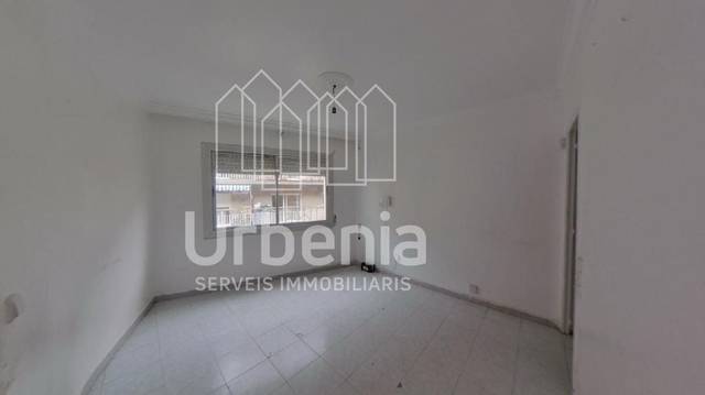 Piso en Venta en Cerdanyola Sud