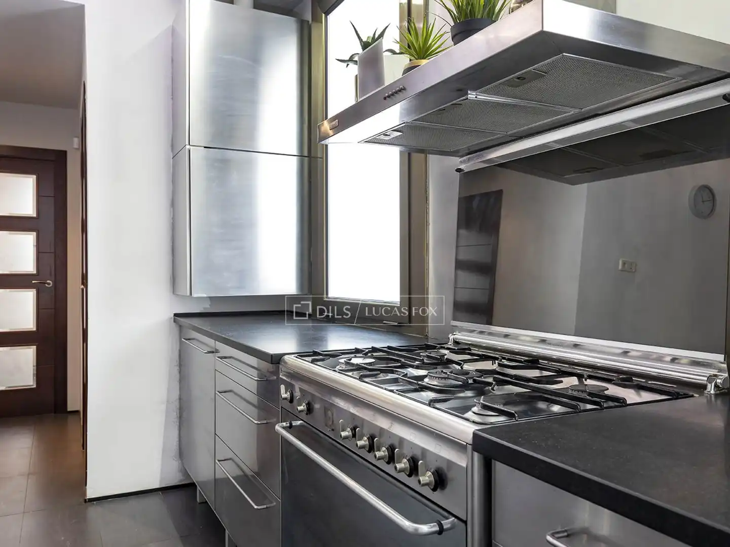 Cuina de Pis en venda en Barcelona amb Aire condicionat i Balcó