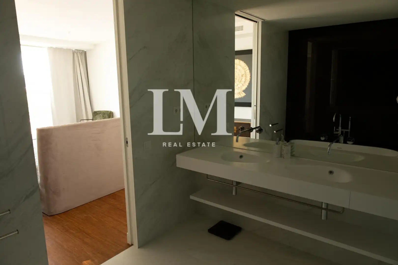 Bathroom of Apartments for rent in Barcelona  with Air Conditioner, Private garden and Terrace